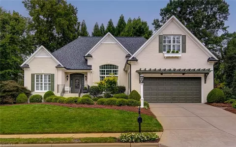 3705 Regents Park Ln, Greensboro, NC 27455