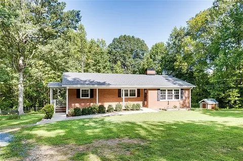 5384 Ridge Rd, Seagrove, NC 27341