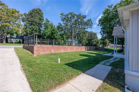 706 Oakview Rd, High Point, NC 27265 photo 5