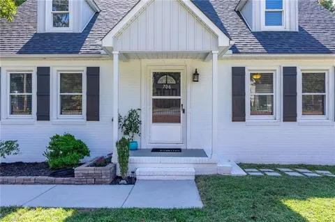 706 Oakview Rd, High Point, NC 27265 photo 6