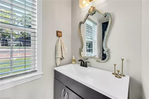 706 Oakview Rd, High Point, NC 27265 photo 22