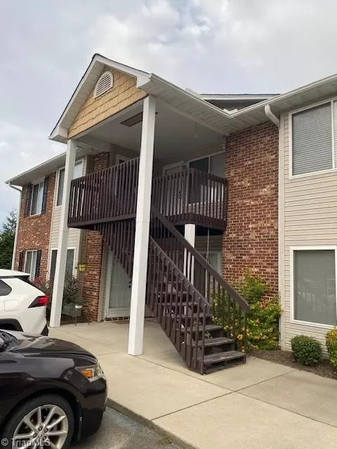 612 Westbrook Ct, Archdale, NC 27263
