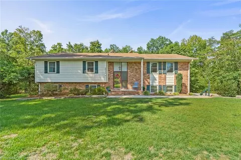 9386 Pumpkin Ridge Rd, Kernersville, NC 27284