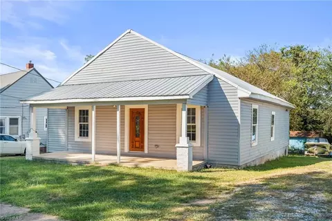 4 Robbins Cir, Lexington, NC 27292
