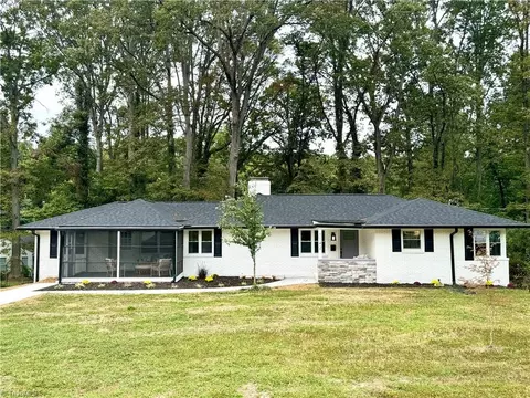 1142 Strathmore Cir, Winston Salem, NC 27104