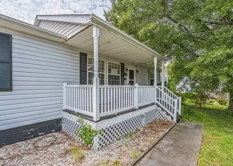 104 Midian Ct, Winston Salem, NC 27105