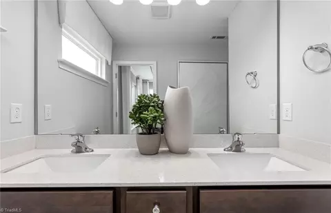 942 Falls Grove Trl, High Point, NC 27265 photo 13