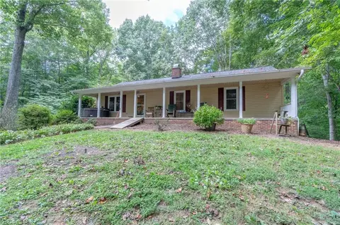 5109 Friendship Circle Rd, East Bend, NC 27018