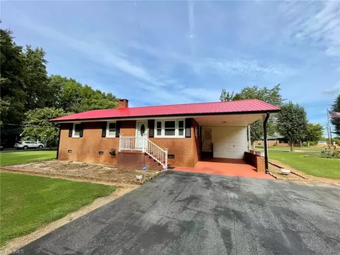 100 And 104 Lucas Park Dr, Greensboro, NC 27455