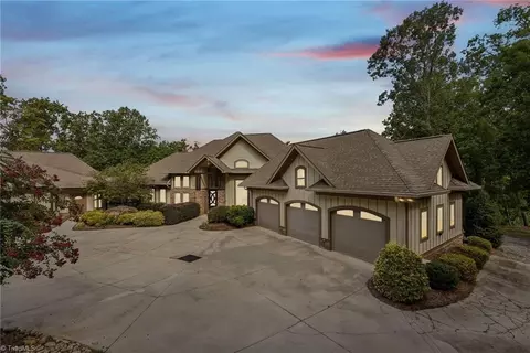 1430 Rocky Cove Ln, Denton, NC 27239