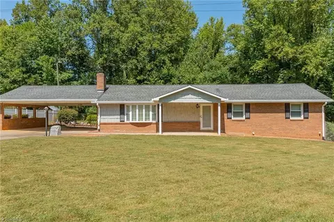 695 Yellowstone Ln, Winston Salem, NC 27106