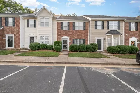 138 Queensberry Ct, Greensboro, NC 27405