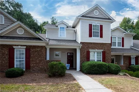 5940 Fox Ridge Ln, Winston Salem, NC 27104