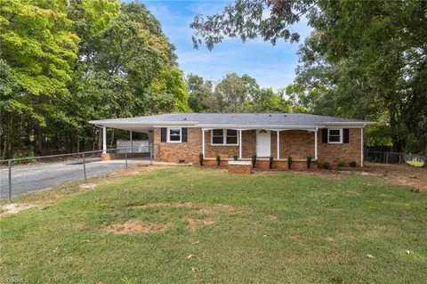 1036 Redwood Dr, Asheboro, NC 27205