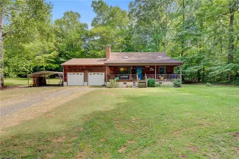 3421 Georgia Rd, Yadkinville, NC 27055