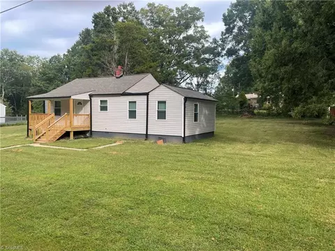 1719 Delaware Ave E, Eden, NC 27288