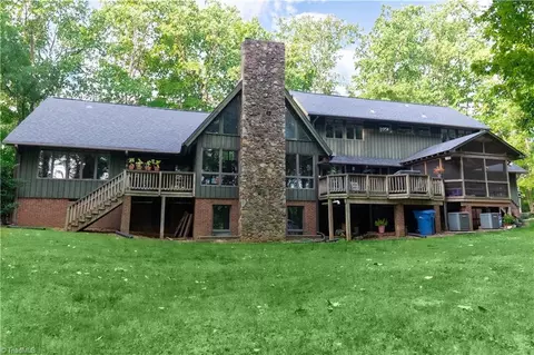 1552 Holbrook Ct, Albemarle, NC 28001