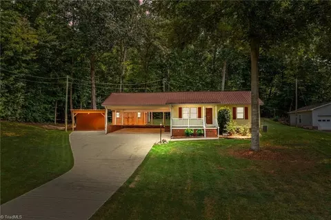 1835 Old Mountain Rd, Lexington, NC 27292