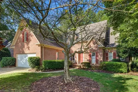 7 Regal Ct, Greensboro, NC 27410