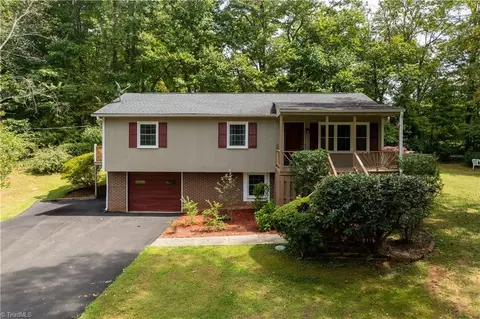 396 Dudley Ave, Mount Airy, NC 27030