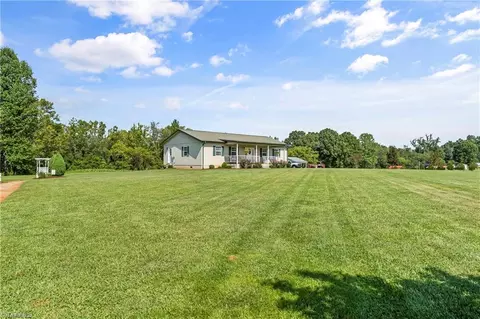 577 Jericho Rd, Harmony, NC 28634 photo 27