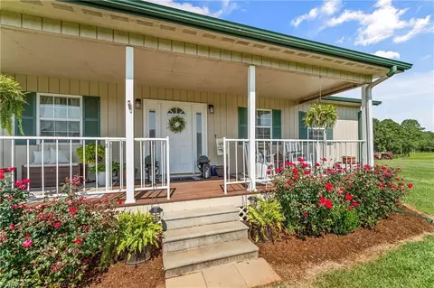 577 Jericho Rd, Harmony, NC 28634 photo 6