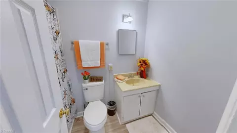 910 Forrest St, High Point, NC 27262 photo 17