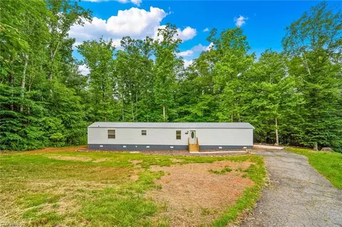 6771 Ridgewood Ct, Trinity, NC 27370