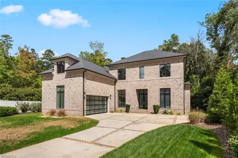 2108 Berkshire Ln, Greensboro, NC 27408