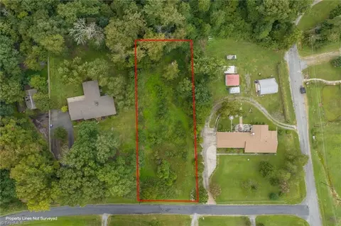 1902 Cardinal Crest Rd, Greensboro, NC 27406