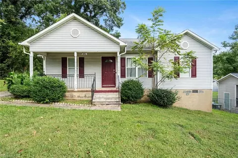 1717 Rainbow Dr, Greensboro, NC 27403