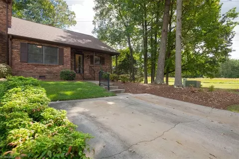 3839 Johnson St #E, High Point, NC 27265