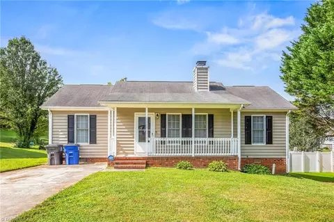1069 Glenmont Rd, Winston Salem, NC 27107