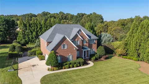 6103 Colwyn Ct, Greensboro, NC 27455