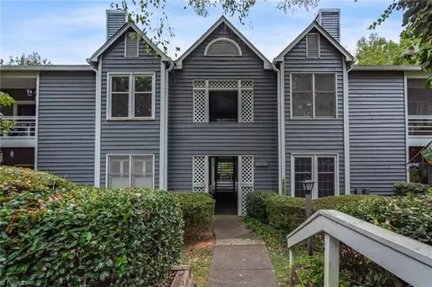 388 Meadows Cir, Winston Salem, NC 27104