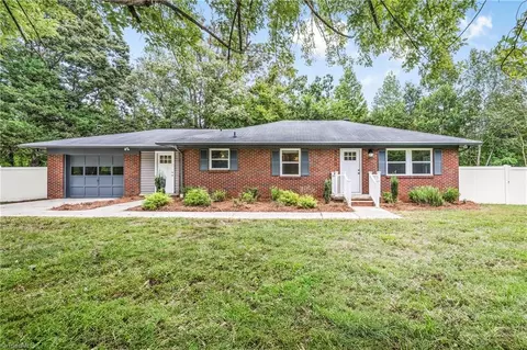 3250 Piney Grove Rd, Kernersville, NC 27284