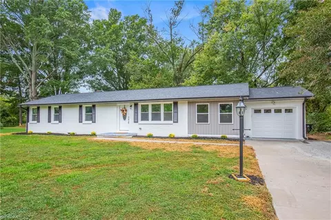 208 Louella Dr, Winston Salem, NC 27107