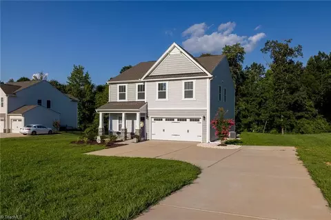 138 Sherwood Ct, Advance, NC 27006