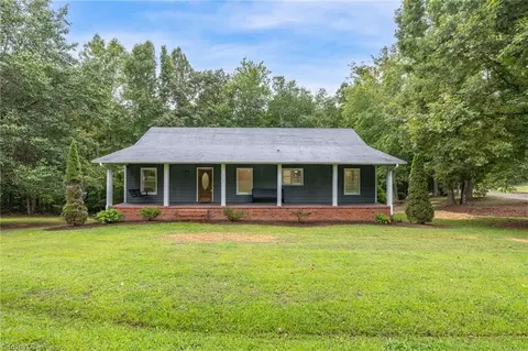 842 Bennett Farm Rd, Stokesdale, NC 27357