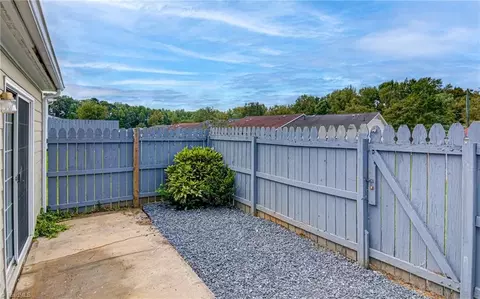 1445 Bailey Cir, High Point, NC 27262 photo 18