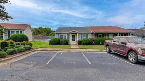 1445 Bailey Cir, High Point, NC 27262 photo 4
