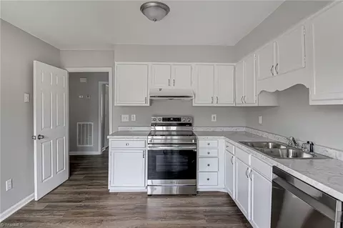 1445 Bailey Cir, High Point, NC 27262 photo 11