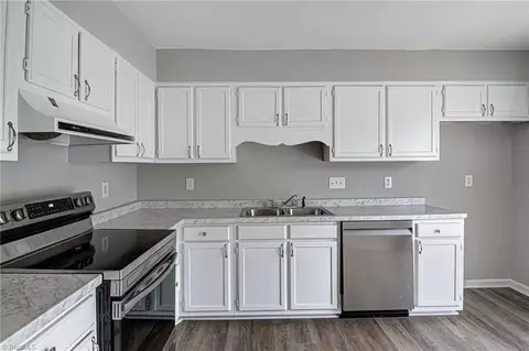 1445 Bailey Cir, High Point, NC 27262 photo 8