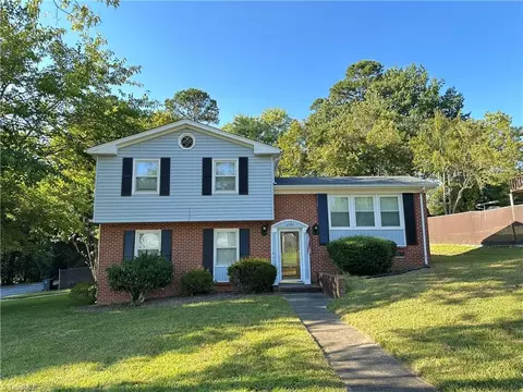 2704 Dulaire Rd, Greensboro, NC 27407