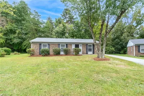 10 Shipley Ct, Greensboro, NC 27405