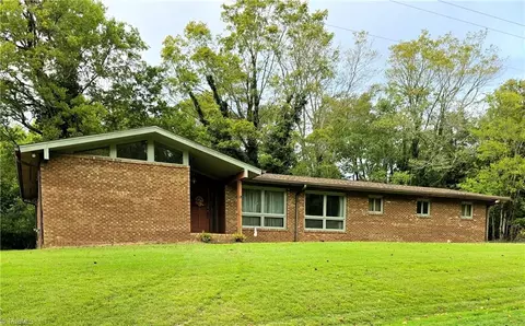 3460 Lexington Avenue Ext W, High Point, NC 27265
