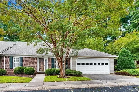 402 Ashmont Ct, Asheboro, NC 27205