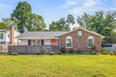 3229 Edenwood Dr, Greensboro, NC 27406