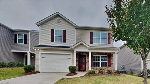 4454 Oak Pointe Dr, Winston Salem, NC 27105