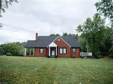 7936 Greenhorn Rd, Elkin, NC 28621